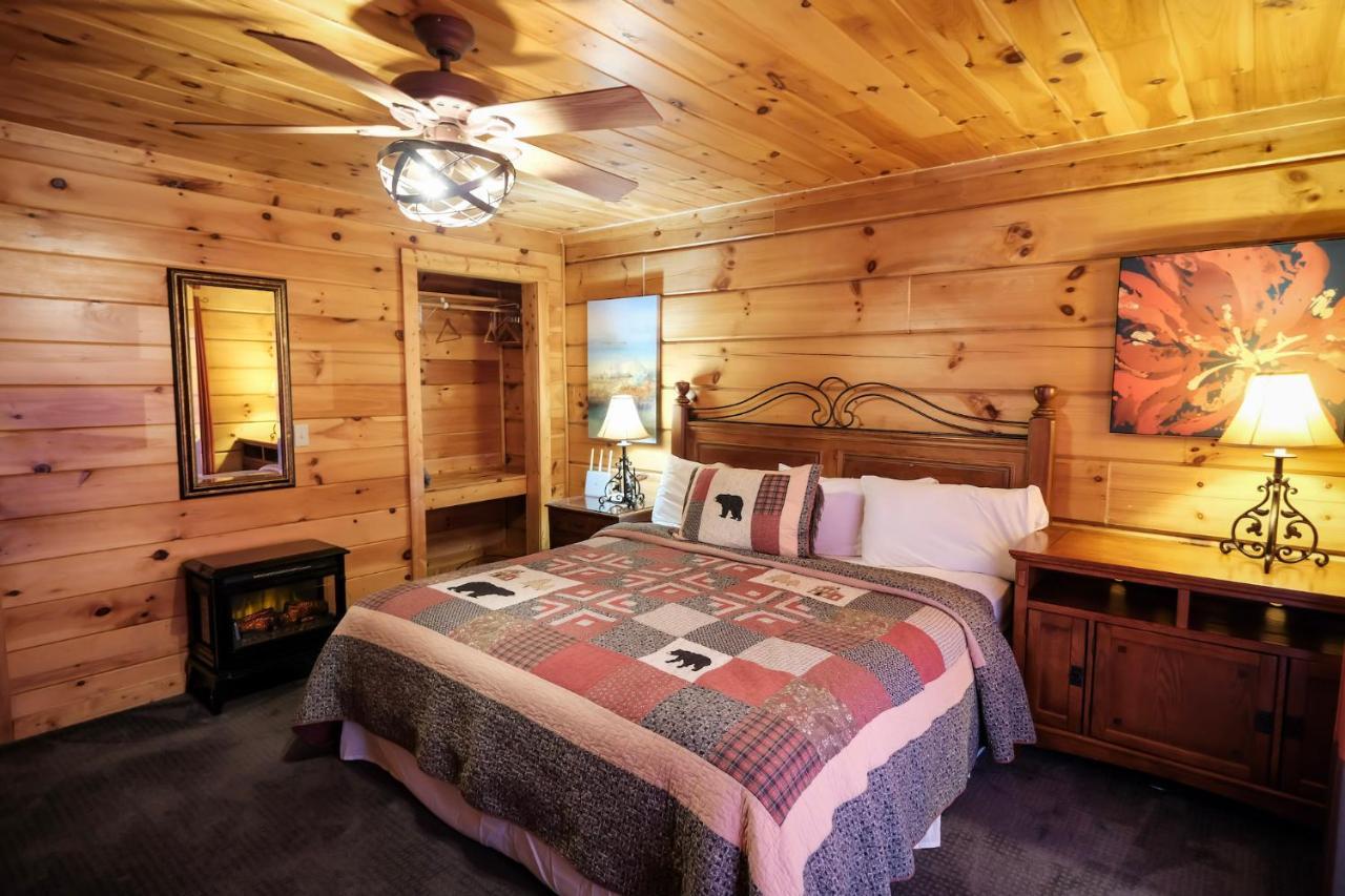 Lazy Bear Lodge ガトリンバーグ エクステリア 写真
