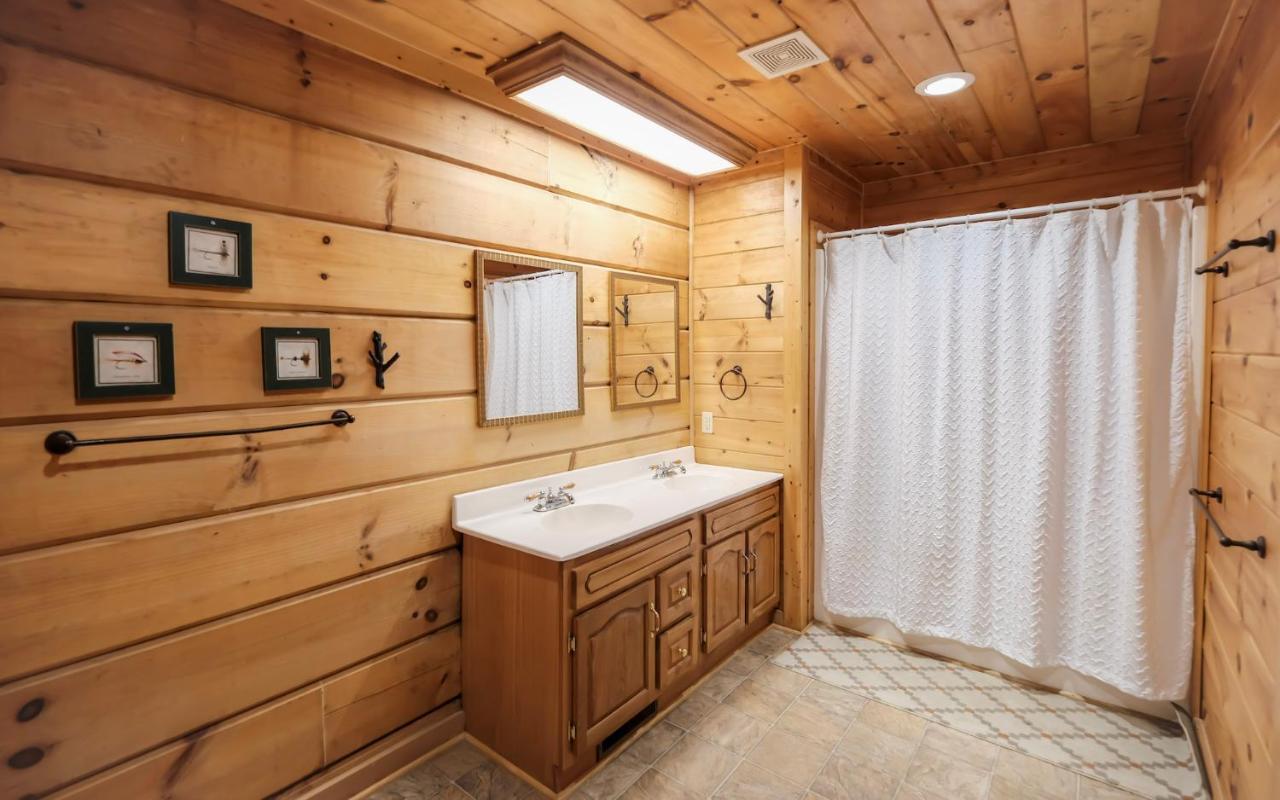 Lazy Bear Lodge ガトリンバーグ エクステリア 写真